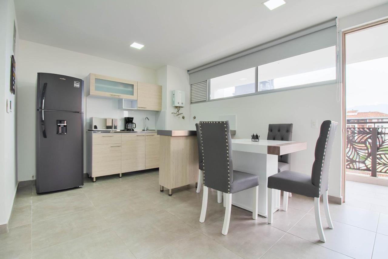 Camelot Apartahotel Меделин Екстериор снимка